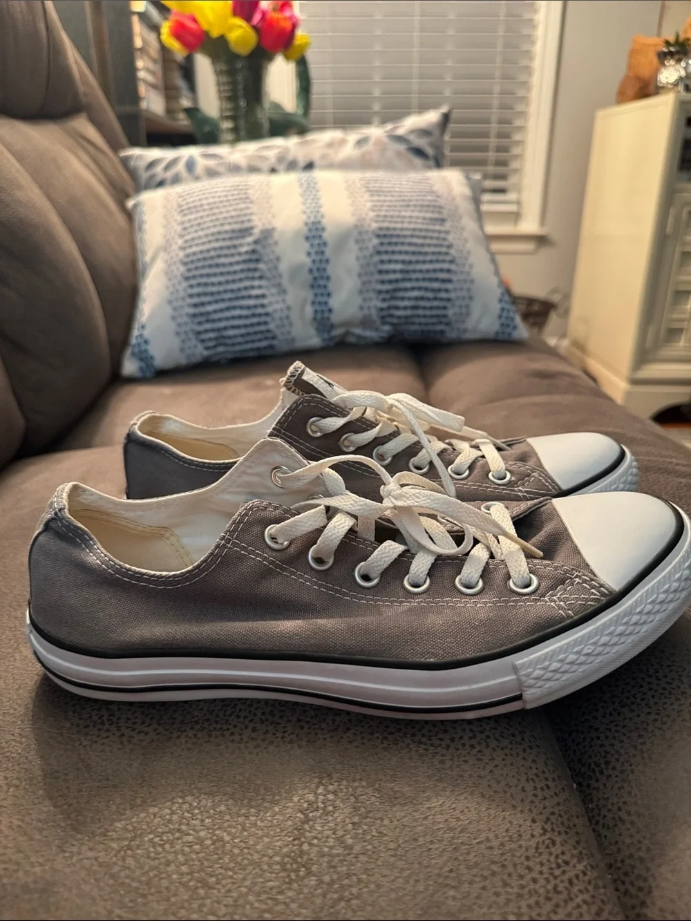 CONVERSE All Star Classic Gray Chuck Taylor Low Top Women’s Size 10 Men’s Size 8